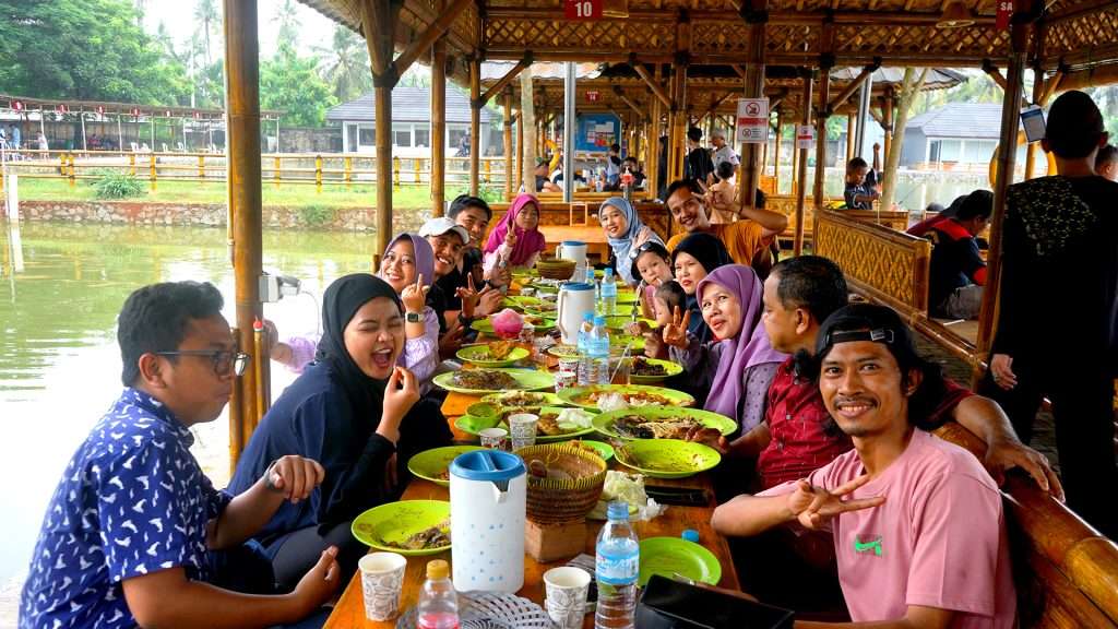 Spot makan outdoor di PKJ