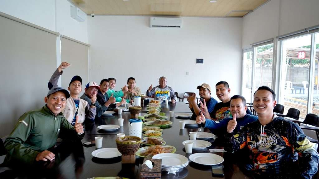 Makan bersama di ruang VIP PKJ